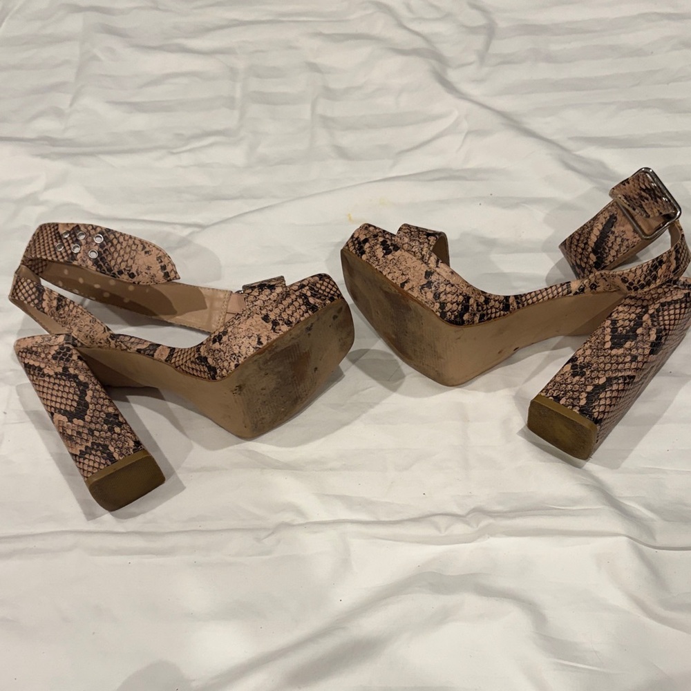 Steve Madden Tan Snake-Print Block Heel Sandals - Picture 3 of 3